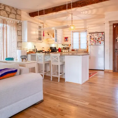 Luxury Duplex W Pool And Garden In