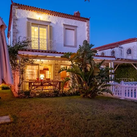Luxury Duplex W Pool And Garden In