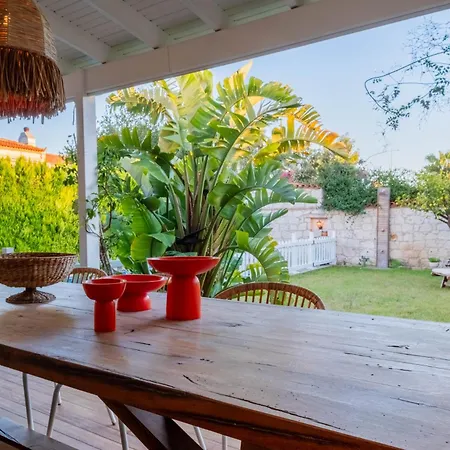 Luxury Duplex W Pool And Garden In Alacati